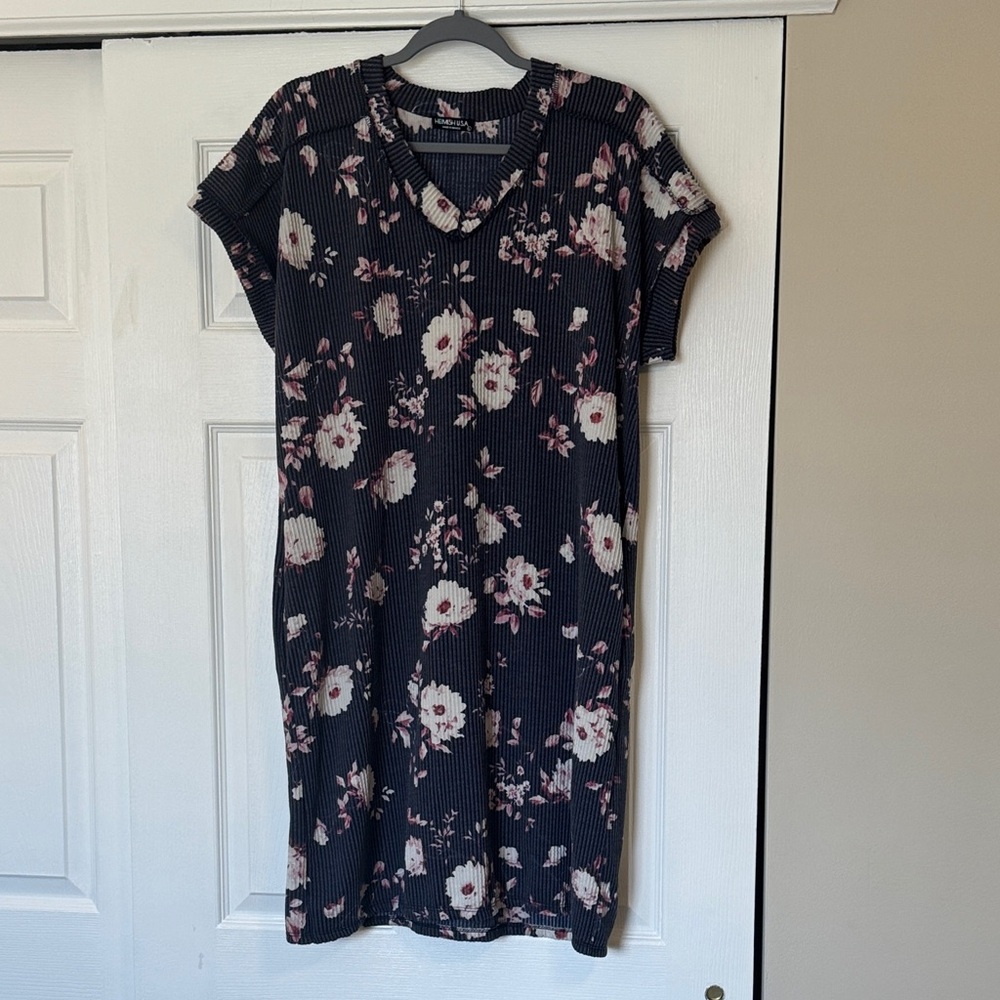 HEIMISH USA Navy Floral Midi Tee Dress w/Pockets